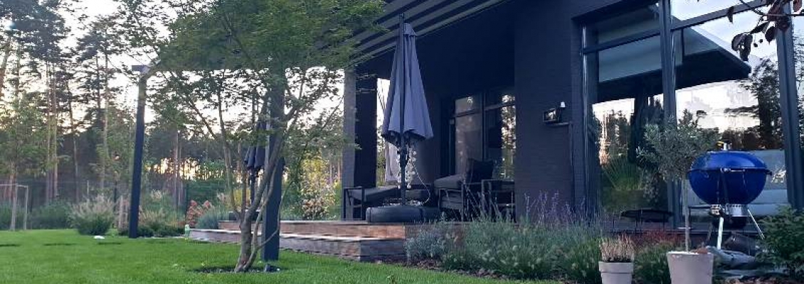 Що таке пергола з ПВХ-кришей