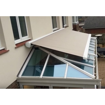 Markilux 8850 маркіза для зимового саду зі зміщеними напрямними.